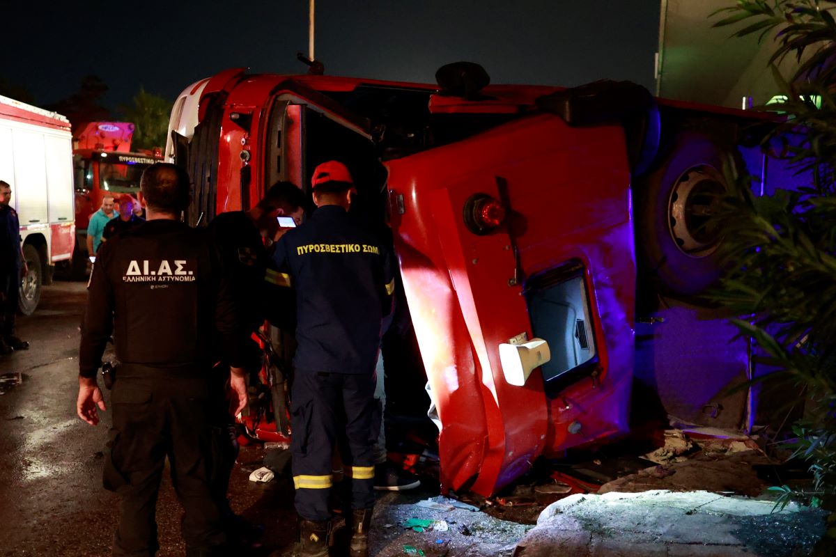 Πένθος στην Πυροσβεστική για τον Γιώργο Κουτσοκώστα, που σκοτώθηκε στο τροχαίο στον Ασπρόπυργο - Προανάκριση και ΕΔΕ για την τραγωδία 4 Πένθος στην Πυροσβεστική για τον Γιώργο Κουτσοκώστα, που σκοτώθηκε στο τροχαίο στον Ασπρόπυργο - Προανάκριση και ΕΔΕ για την τραγωδία