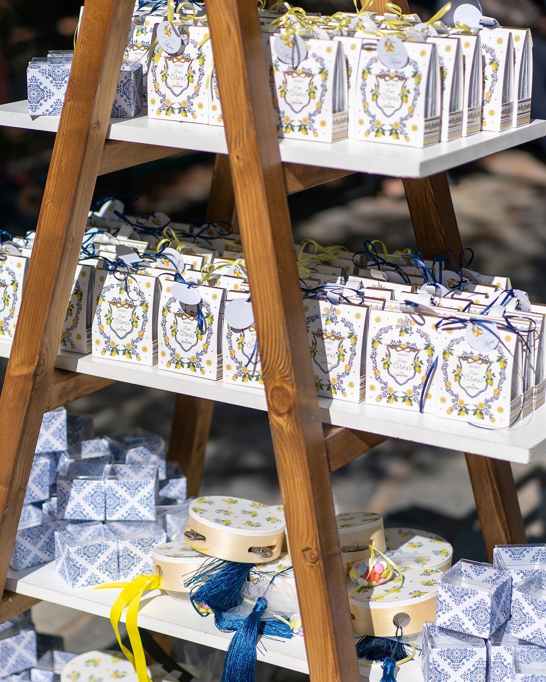 Κλέλια Πανταζή – Λευτέρης Τσάκαλος: Βάφτισαν τον γιο τους Άρη στο Καβούρι – Φωτογραφίες