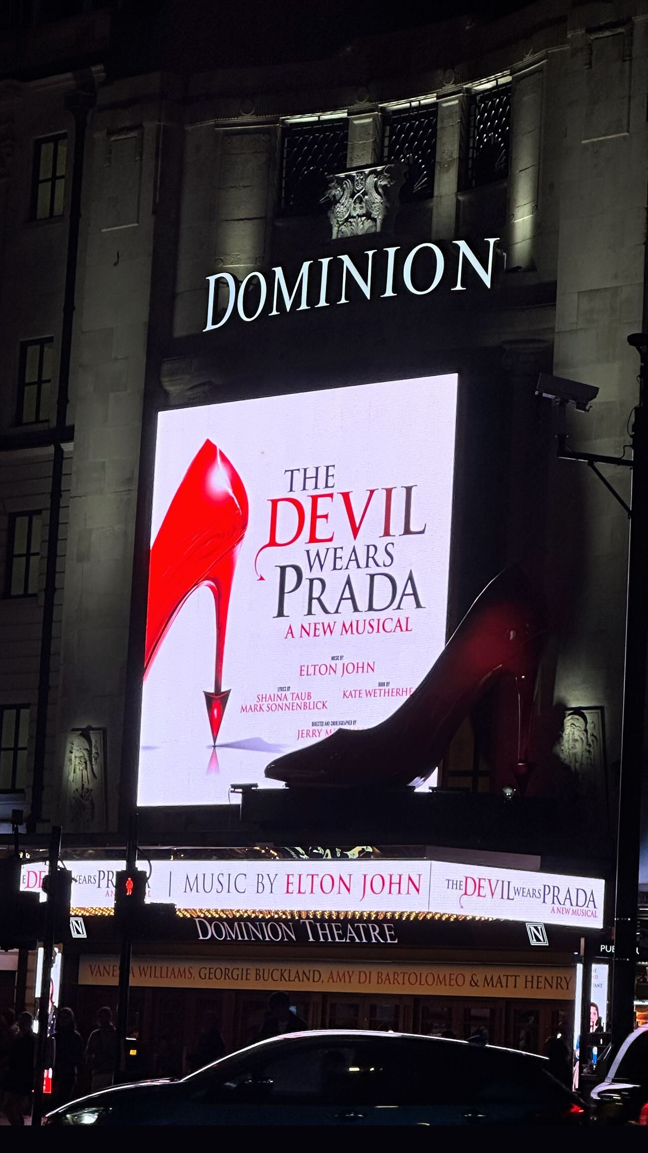 Βίκυ Καγιά: Στο Λονδίνο με τα παιδιά της – Το φωτογραφικό άλμπουμ του ταξιδιού της