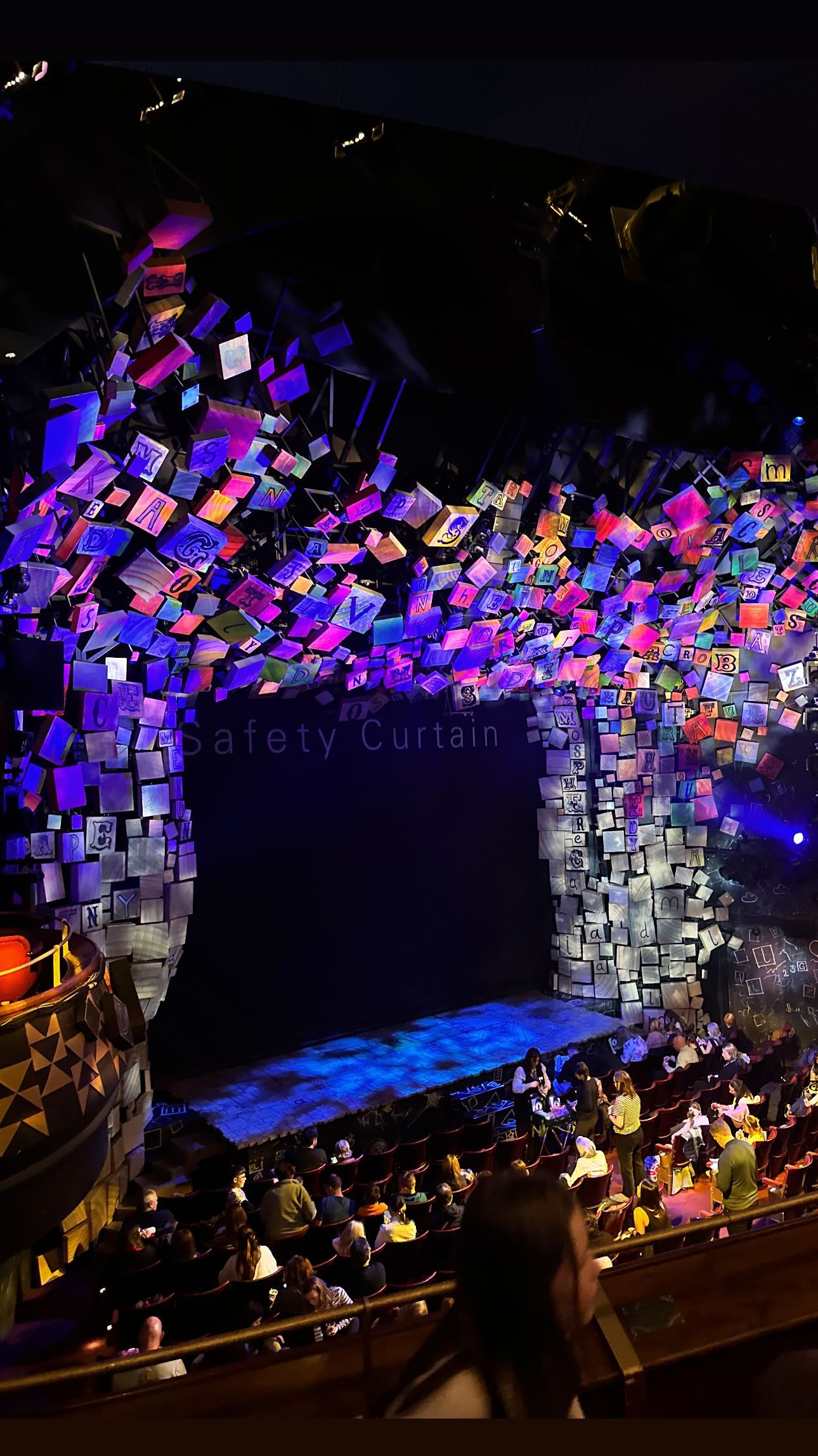 Βίκυ Καγιά: Στο Λονδίνο με τα παιδιά της – Το φωτογραφικό άλμπουμ του ταξιδιού της