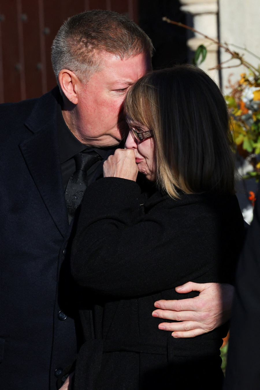 Λίαμ Πέιν: Συντετριμμένη η σύντροφός του και πρώην τα μέλη των One Direction στην εξόδιο ακολουθία του – Φωτογραφίες