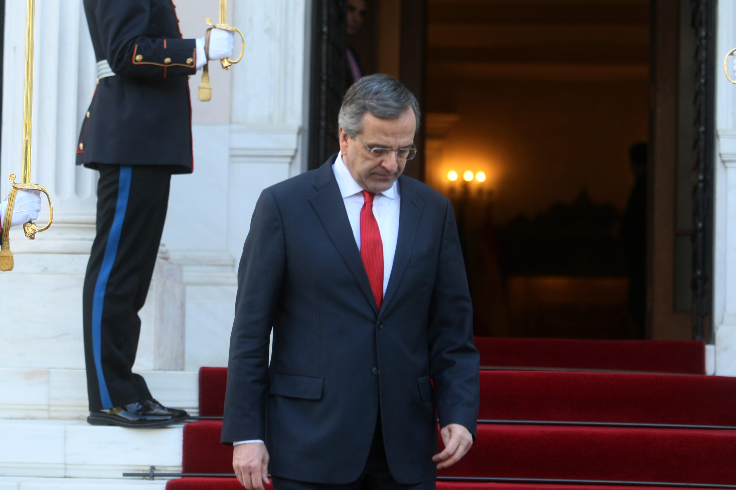 Ο Αντώνης Σαμαράς ομόφωνα εκτός της Κοινοβουλευτικής Ομάδας της Νέας Δημοκρατίας