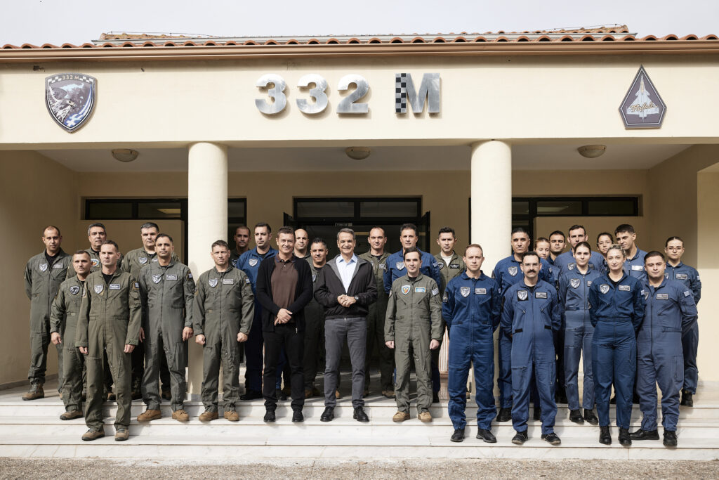 Κυρ. Μητσοτάκης: Ο μέσος μισθός θα υπερβεί τα 1.500 ευρώ το 2027 – «Πέρασε τα όρια», ανέφερε για Σαμαρά 7 Κυρ. Μητσοτάκης: Ο μέσος μισθός θα υπερβεί τα 1.500 ευρώ το 2027 – «Πέρασε τα όρια», ανέφερε για Σαμαρά