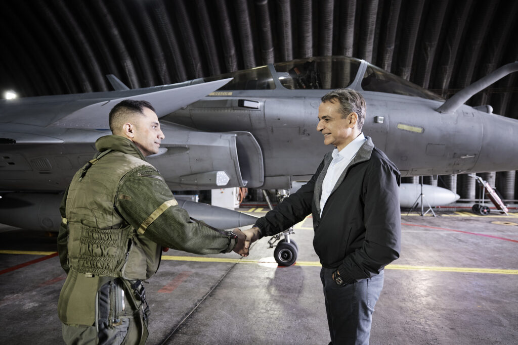 Κυρ. Μητσοτάκης: Ο μέσος μισθός θα υπερβεί τα 1.500 ευρώ το 2027 – «Πέρασε τα όρια», ανέφερε για Σαμαρά 6 Κυρ. Μητσοτάκης: Ο μέσος μισθός θα υπερβεί τα 1.500 ευρώ το 2027 – «Πέρασε τα όρια», ανέφερε για Σαμαρά