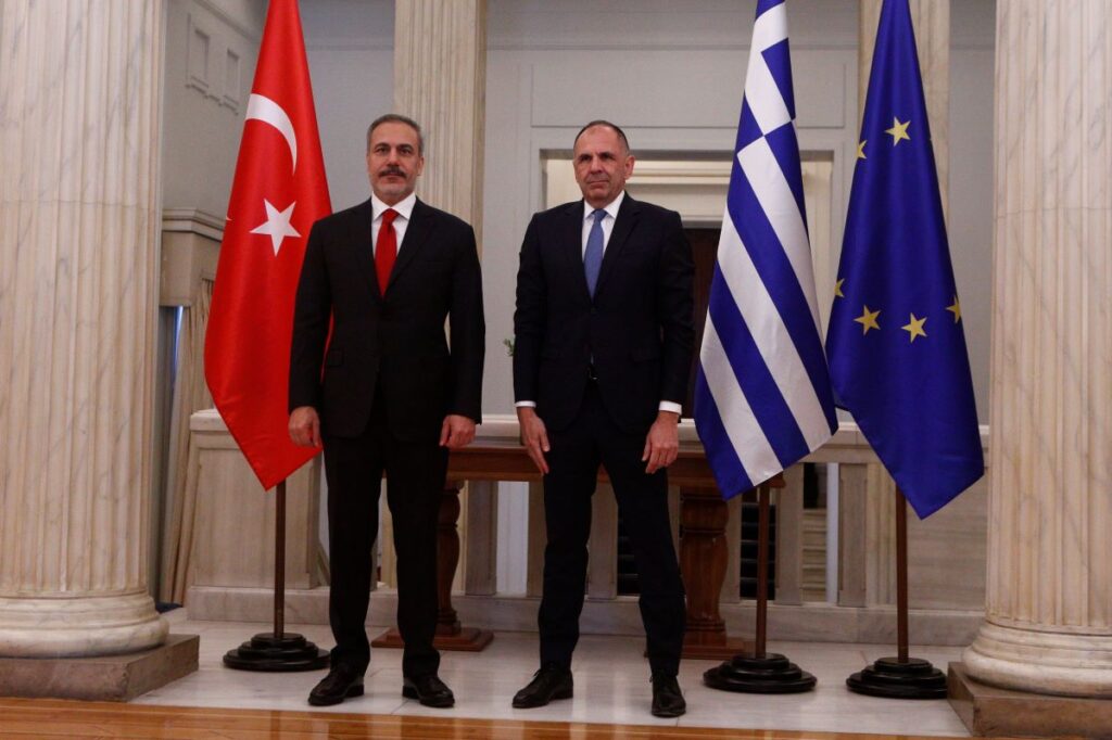 Στην Αθήνα ο Χακάν Φιντάν – Ξεκίνησε η συνάντηση με τον Γιώργο Γεραπετρίτη 3 Στην Αθήνα ο Χακάν Φιντάν – Ξεκίνησε η συνάντηση με τον Γιώργο Γεραπετρίτη