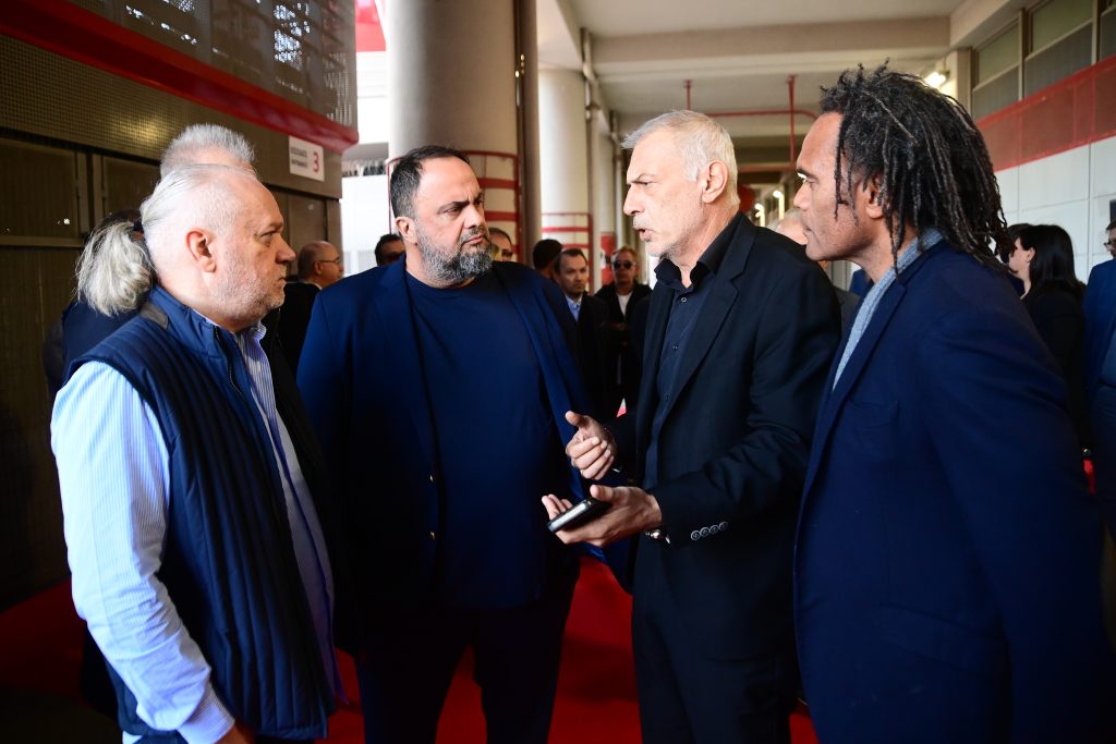 Εγκαινιάστηκε η αμερικανική γωνιά “Pop-up American Space” στο “Γ.Καραϊσκάκης” (ΦΩΤΟ+video) 4 Εγκαινιάστηκε η αμερικανική γωνιά “Pop-up American Space” στο “Γ.Καραϊσκάκης” (ΦΩΤΟ+video)