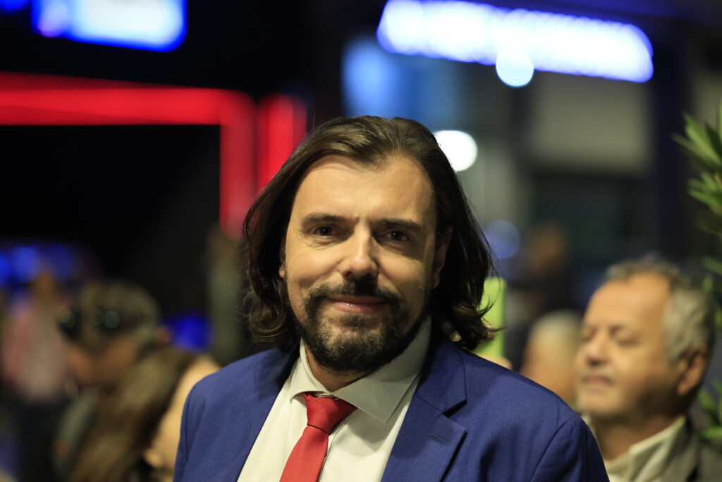 Συνέδριο ΣΥΡΙΖΑ εν μέσω χάους: «Στέφανε προχώρα άλλαξέ τα όλα», φωνάζουν οι υποστηρικτές Κασσελάκη – Έφτασε ο πρώην πρόεδρος 7 Συνέδριο ΣΥΡΙΖΑ εν μέσω χάους: «Στέφανε προχώρα άλλαξέ τα όλα», φωνάζουν οι υποστηρικτές Κασσελάκη – Έφτασε ο πρώην πρόεδρος