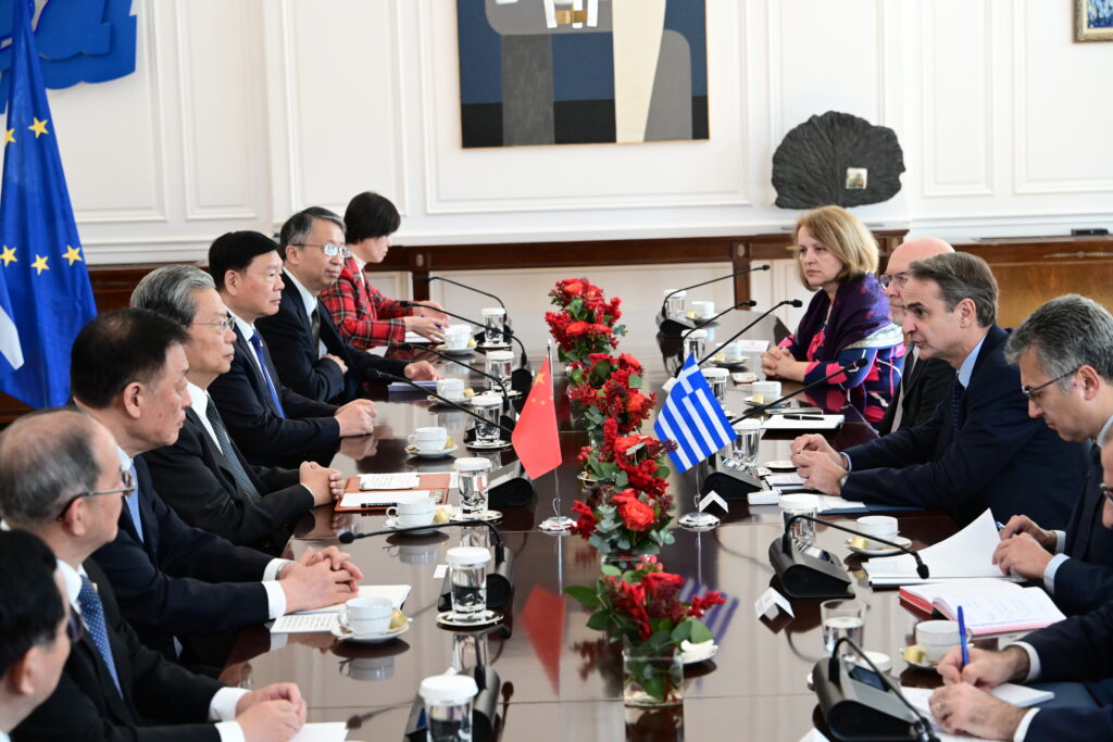 Κυρ. Μητσοτάκης: «Επιδιώκουμε στενή συνεργασία με την Κίνα – Είναι σημαντικοί οι ανοικτοί δίαυλοι επικοινωνίας μεταξύ ΕΕ και Κίνας» 2 Κυρ. Μητσοτάκης: «Επιδιώκουμε στενή συνεργασία με την Κίνα – Είναι σημαντικοί οι ανοικτοί δίαυλοι επικοινωνίας μεταξύ ΕΕ και Κίνας»