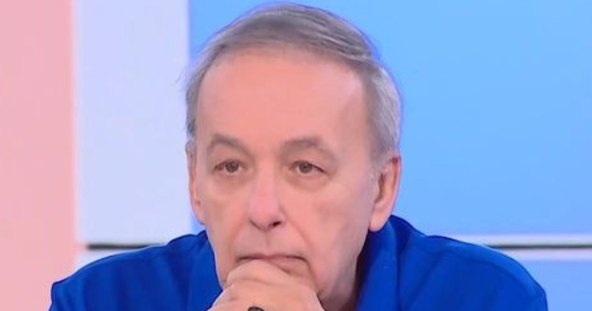 Ανδρέας Μικρούτσικος: «Παρατηρώ τις διαδικασίες μιας νοοτροπίας που επιθυμεί να με “καταστρέψει”… Θα ολοκληρώσω τον κύκλο μου εδώ»