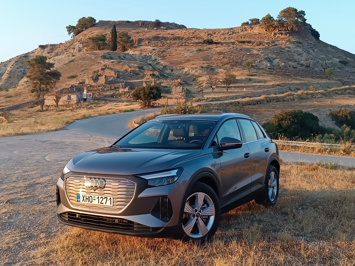 Audi-Q4-e-TRON-45-Businness