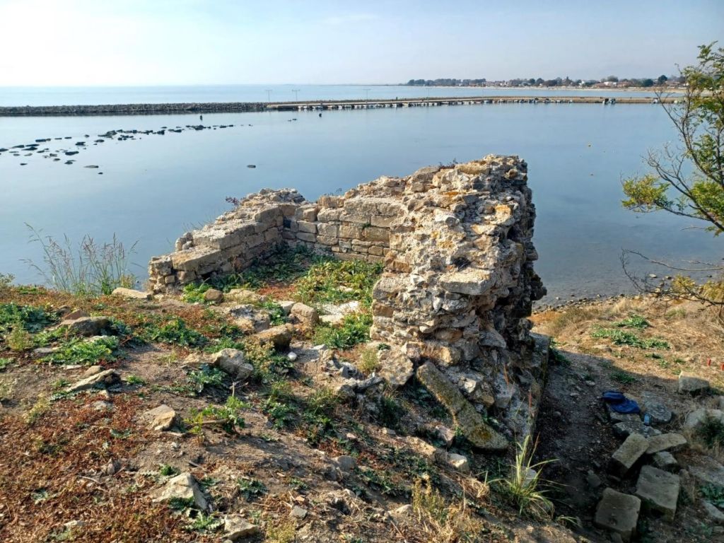 ΥΠΠΟ: Επεμβάσεις δομικής αποκατάστασης και πυροπροστασίας του Πολυστύλου, στον αρχαιολογικό χώρο των Αβδήρων, στην Ξάνθη 7 ΥΠΠΟ: Επεμβάσεις δομικής αποκατάστασης και πυροπροστασίας του Πολυστύλου, στον αρχαιολογικό χώρο των Αβδήρων, στην Ξάνθη