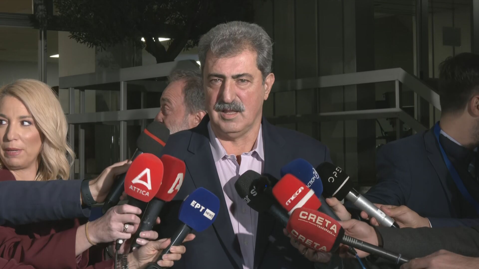 Π. Πολάκης φθάνοντας για το debate του ΣΥΡΙΖΑ στην ΕΡΤ: «Ο λαός που ψηφίζει έχει πάντα τον τελευταίο λόγο»