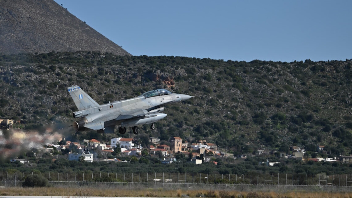 F-16 Viper: Με 30 αεροσκάφη στο οπλοστάσιό της η Πολεμική Αεροπορία στέλνει «σήμα κυριαρχίας» στο Αιγαίο