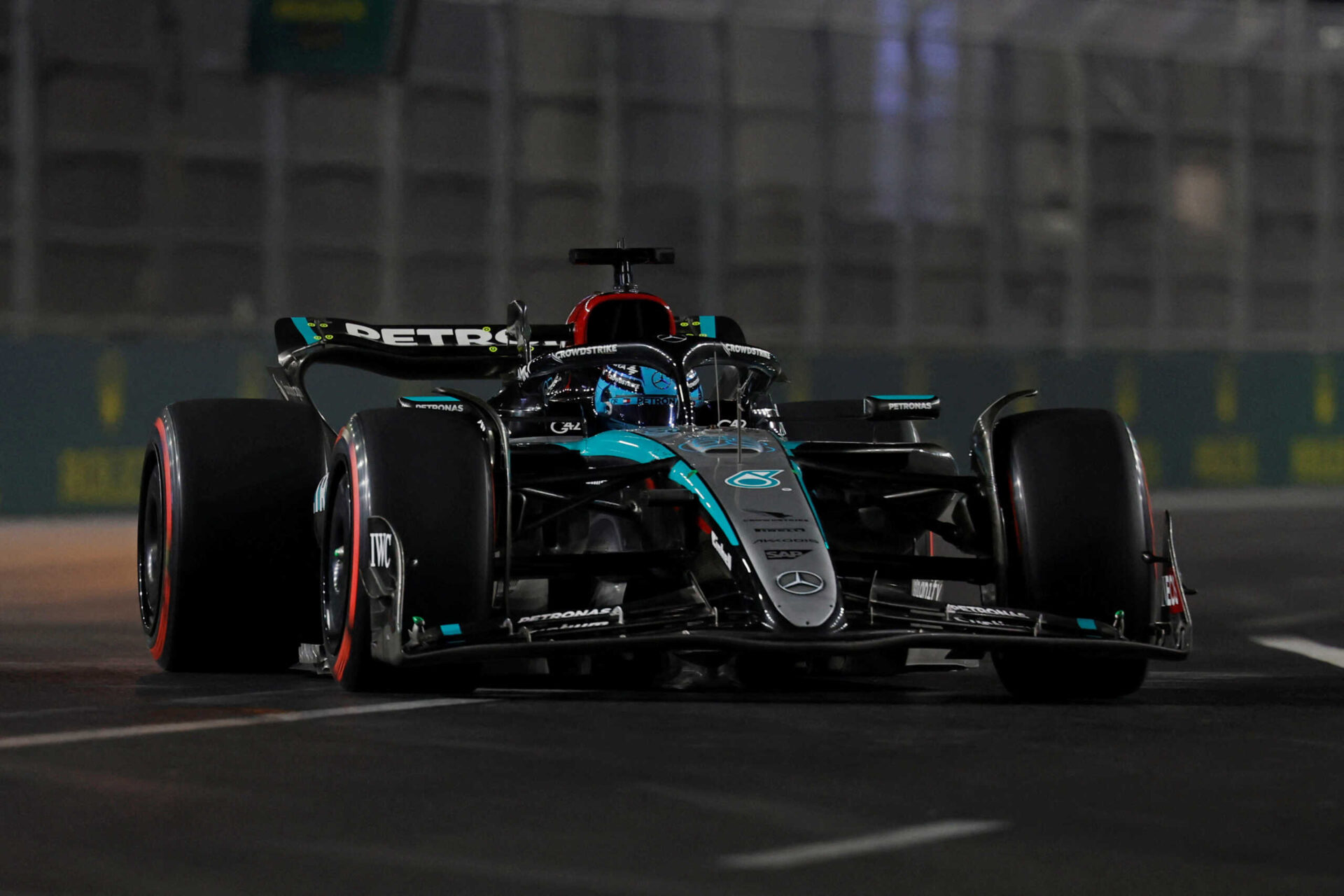 F1-LASVEGAS_russel-scaled-1