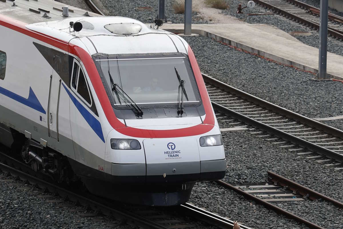 Ελληνικοί Σιδηρόδρομοι: Προβλήματα της επιβατικής αμαξοστοιχίας IC55 Θεσσαλονίκη – Αθήνα στο Αιγίνιο