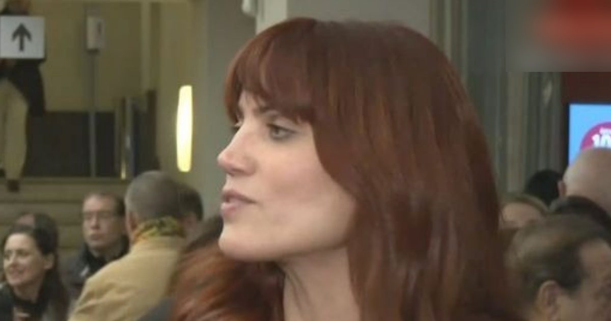 Μαίρη Συνατσάκη: «Η φήμη για σχέση με την Ντορέττα είναι όπως να μου πει κάποιος ότι είμαι πλυντήριο πιάτων»