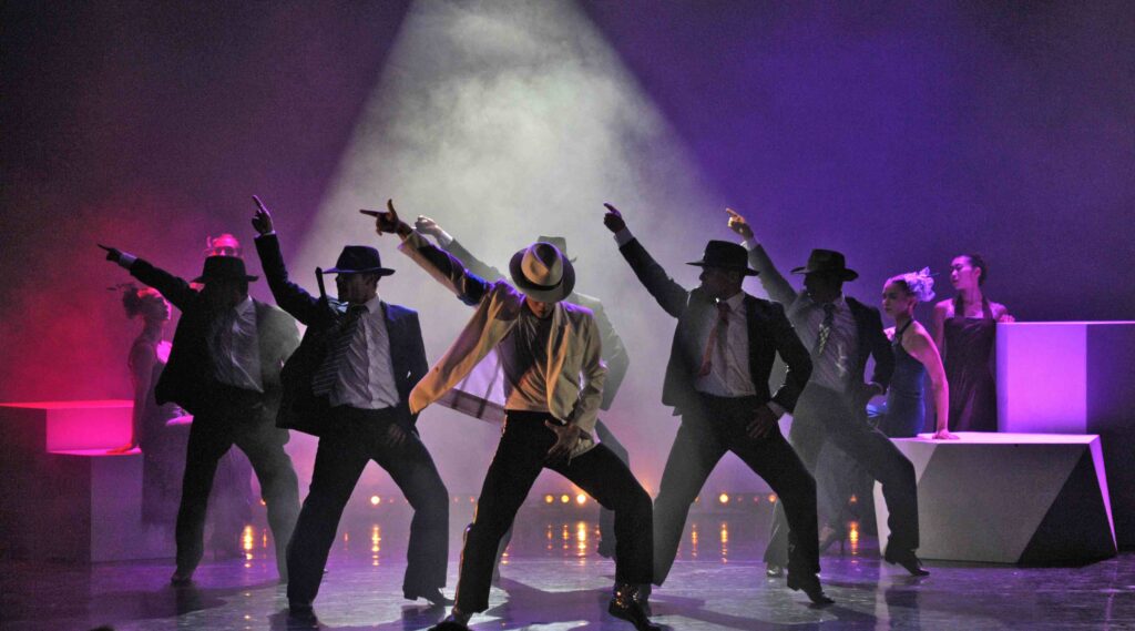 Πέτερ Μπρόιερ στο ΕΡΤΝews για Moonwalk : «Φέραμε κοντά την κουλτούρα του Μάικλ Τζάκσον με την κλασική τέχνη του μπαλέτου» 6 Πέτερ Μπρόιερ στο ΕΡΤΝews για Moonwalk : «Φέραμε κοντά την κουλτούρα του Μάικλ Τζάκσον με την κλασική τέχνη του μπαλέτου»