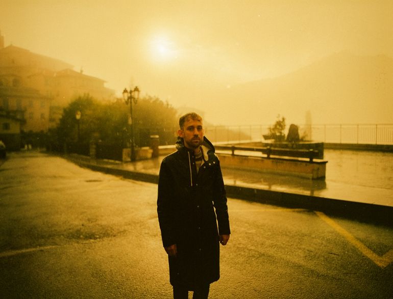 Ο Ελληνοσουηδός καλλιτέχνης της indie folk Plàsi ξεκινά ευρωπαϊκή περιοδεία 2 Ο Ελληνοσουηδός καλλιτέχνης της indie folk Plàsi ξεκινά ευρωπαϊκή περιοδεία