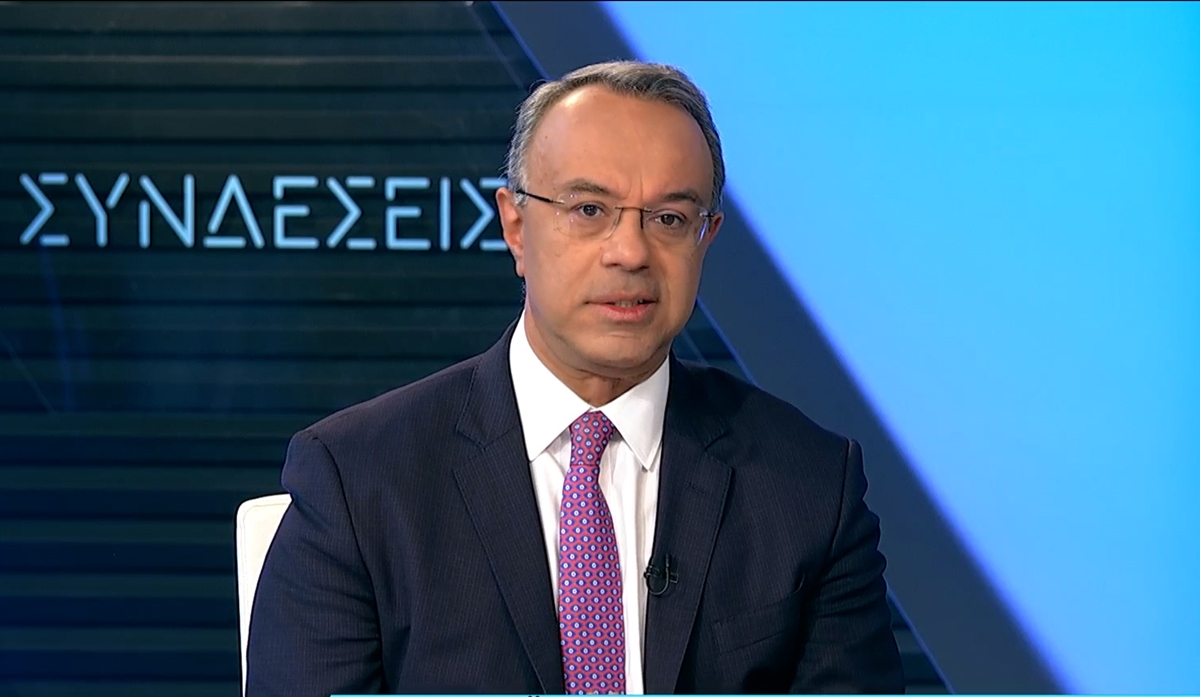 Χ. Σταϊκούρας στο ΕΡΤΝews: Πώς θα λυθεί το κυκλοφοριακό πρόβλημα στον Κηφισό – 950 νέα λεωφορεία στους δρόμους της Αττικής έως το καλοκαίρι του 2025