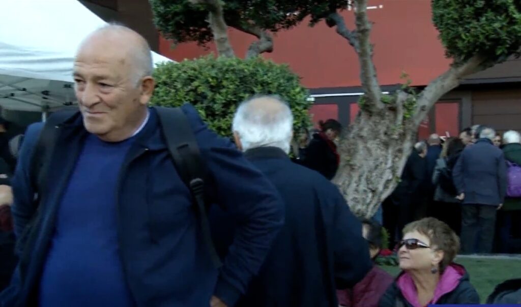 Στο συνέδριο η πράξη «διαζυγίου» ΣΥΡΙΖΑ – Κασσελάκη – Πλήθος κόσμου στο σημείο 2 Στο συνέδριο η πράξη «διαζυγίου» ΣΥΡΙΖΑ – Κασσελάκη – Πλήθος κόσμου στο σημείο
