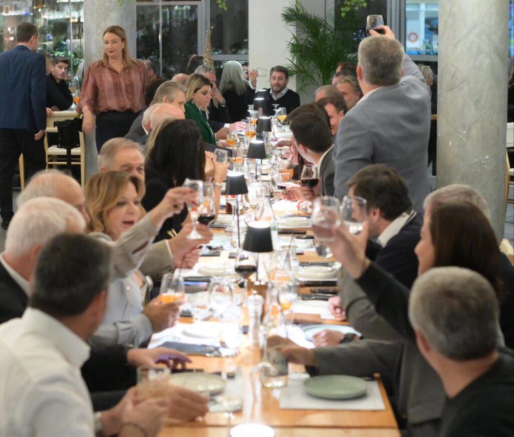 Δείπνο N. Ανδρουλάκη στους βουλευτές του ΠΑΣΟΚ: Στόχος οι επόμενες εθνικές εκλογές 2 Δείπνο N. Ανδρουλάκη στους βουλευτές του ΠΑΣΟΚ: Στόχος οι επόμενες εθνικές εκλογές