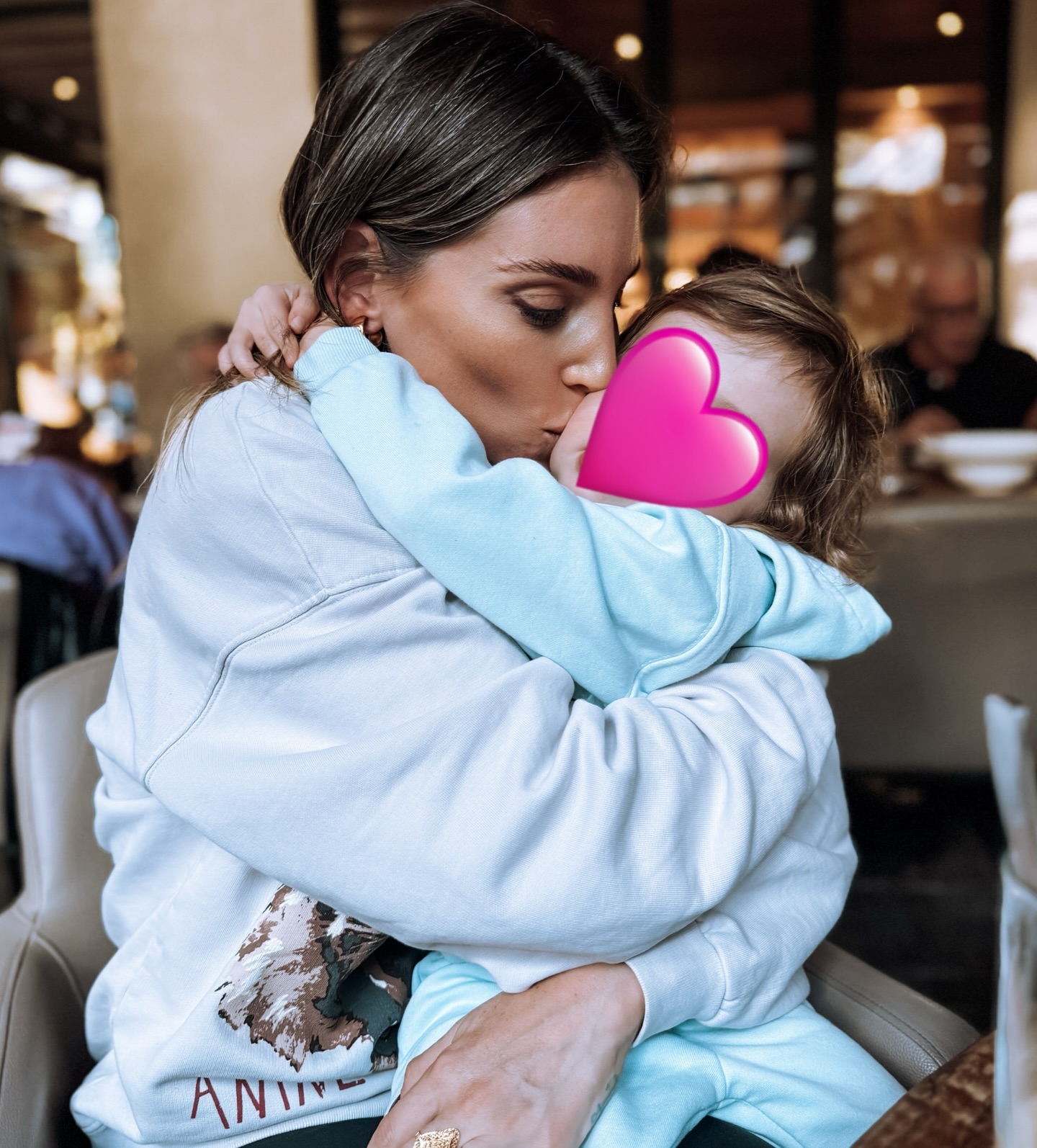 Αθηνά Οικονομάκου: Οι ευτυχισμένες στιγμές με τα παιδιά της και η επανασύνδεση με τον Μπρούνο Τσερέλα – Φωτογραφίες