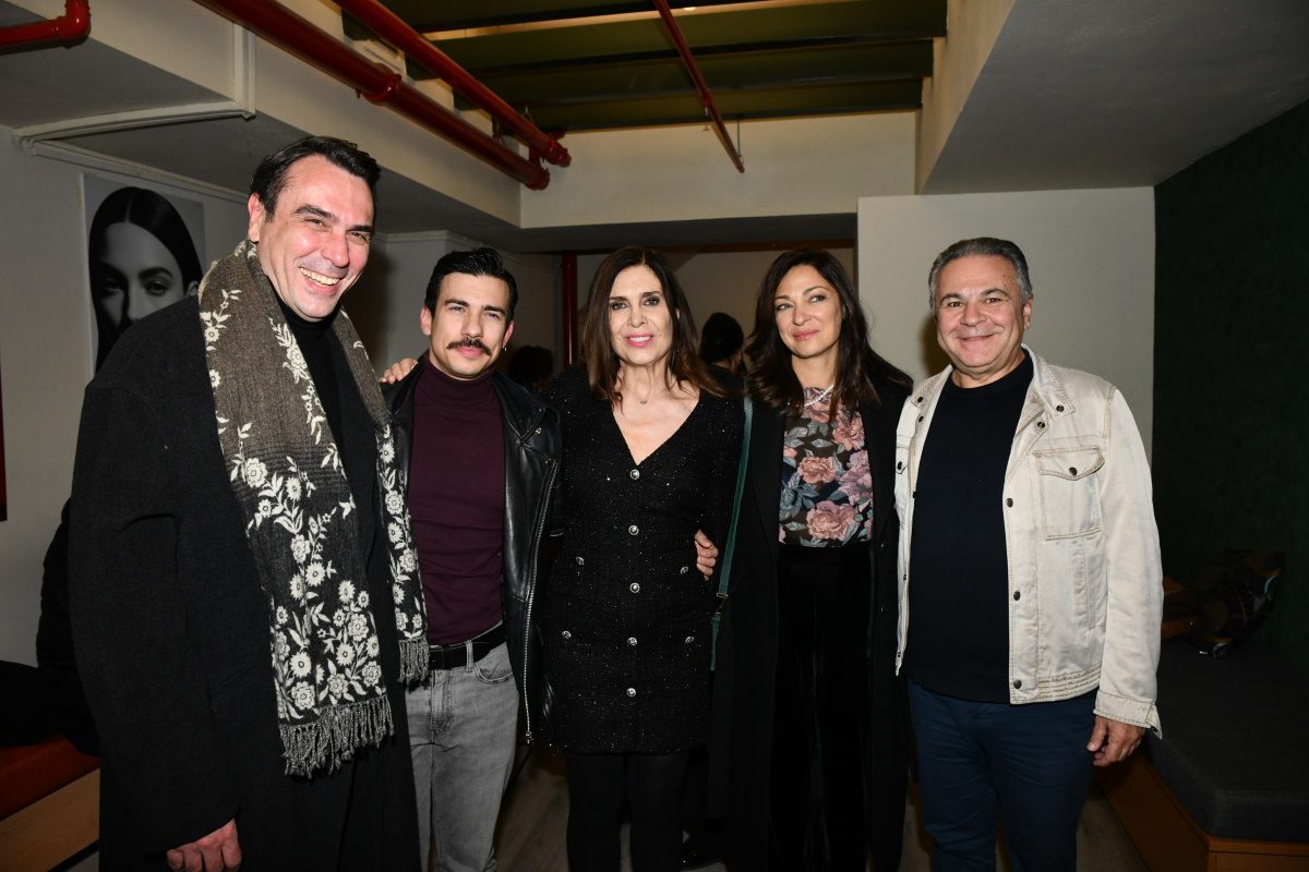 «Η πόρνη από πάνω»: Επίσημη πρώτη για την Κατερίνα Διδασκάλου – Ποιοι ήταν παρόντες. 13 «Η πόρνη από πάνω»: Επίσημη πρώτη για την Κατερίνα Διδασκάλου – Ποιοι ήταν παρόντες.