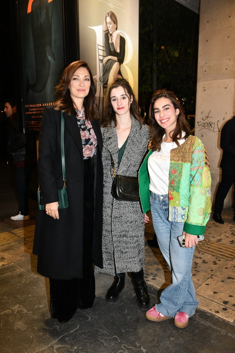 «Η πόρνη από πάνω»: Επίσημη πρώτη για την Κατερίνα Διδασκάλου – Ποιοι ήταν παρόντες. 14 «Η πόρνη από πάνω»: Επίσημη πρώτη για την Κατερίνα Διδασκάλου – Ποιοι ήταν παρόντες.