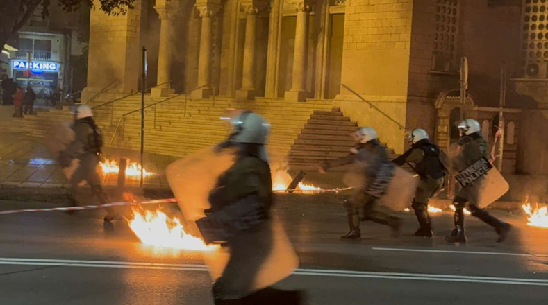 Θεσσαλονίκη: Συγκρούσεις με μολότοφ μετά από την πορεία