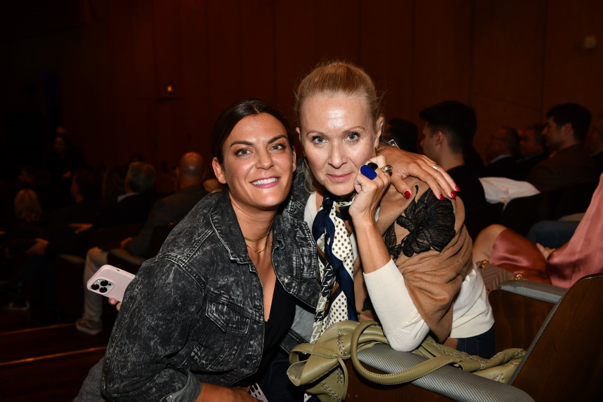 Παναγιώτης Γιαννάκης: Πλήθος κόσμου στην παρουσίαση της αυτοβιογραφίας του – Φωτογραφίες TLIFE