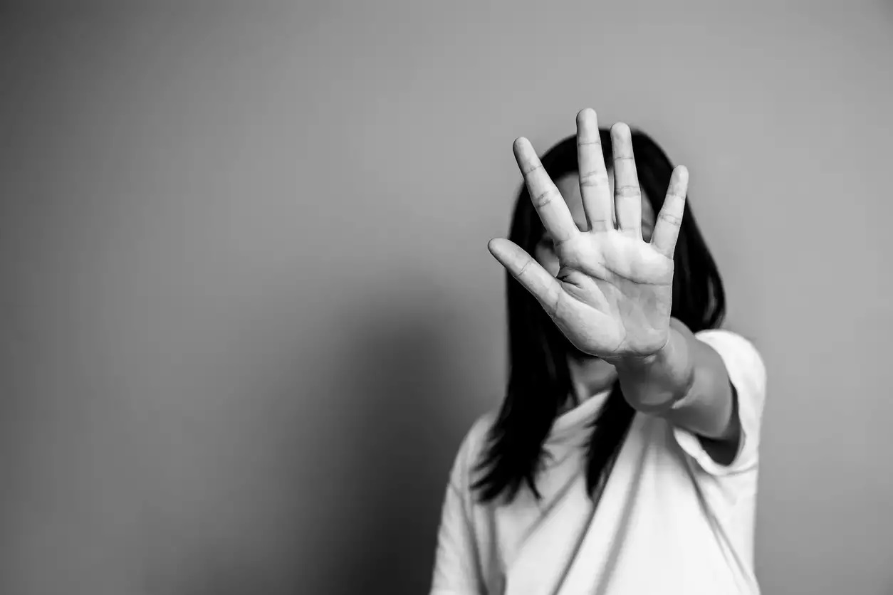 Η 12χρονη από το Αγρίνιο κοιμήθηκε στο αυτοκίνητο για να γλιτώσει από τον πατέρα της – Την χτύπησε και η μητέρα της