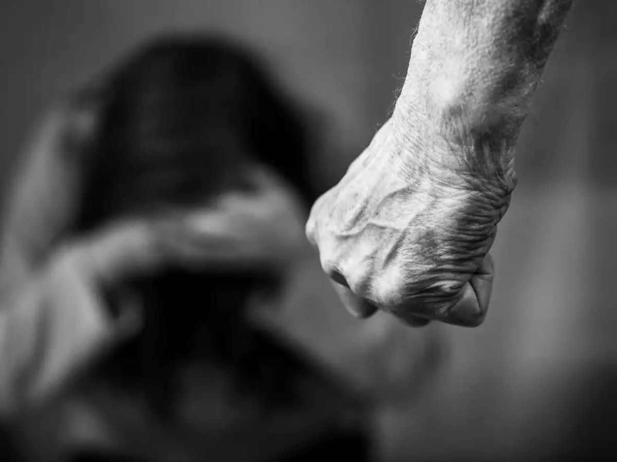 Λαμία: Σύλληψη 46χρονου πυροσβέστη που απειλούσε τη σύζυγο και το τέκνο του
