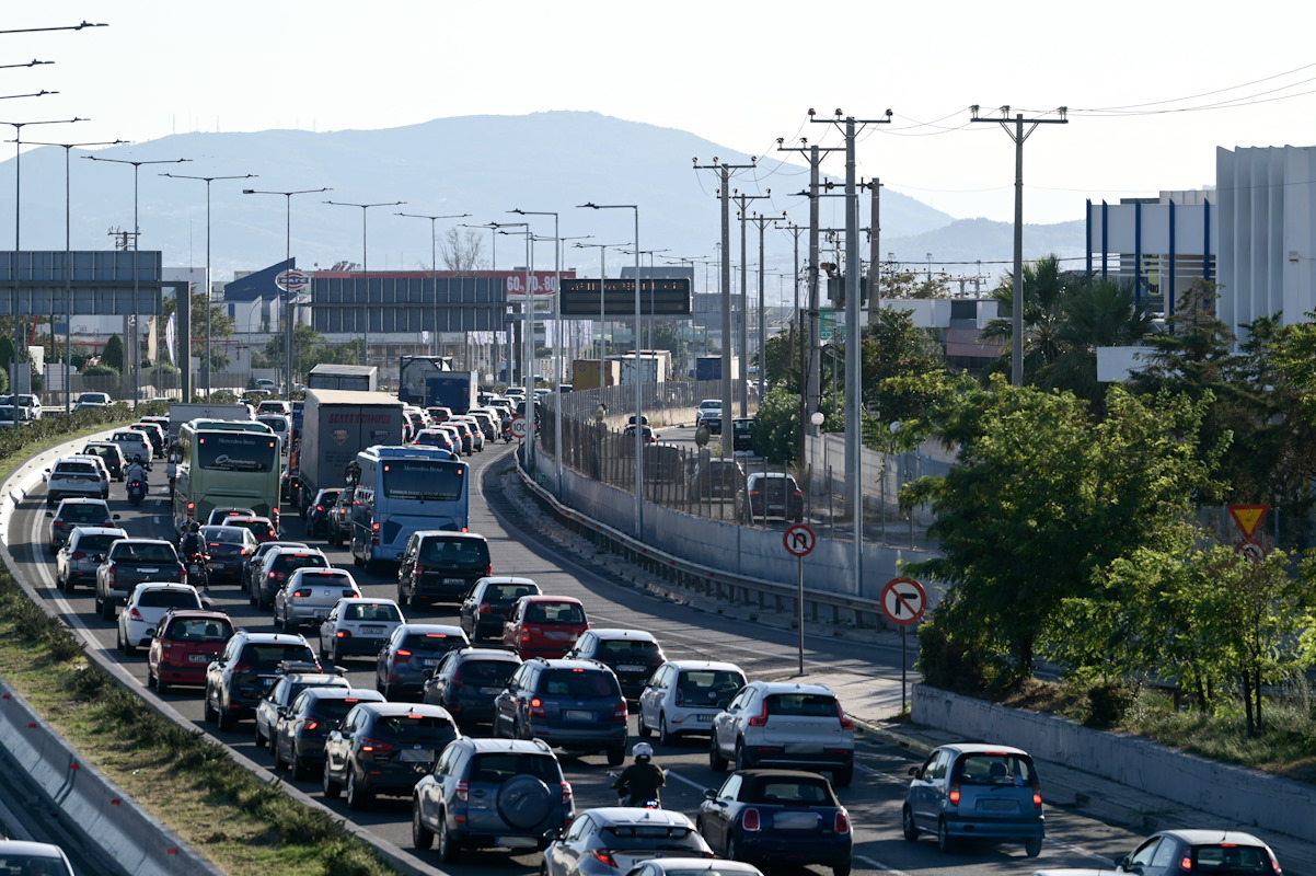 Κυκλοφοριακή «στάθμευση» σε Κηφισό και Λεωφόρο Κηφισίας – Δυσκολίες και στην Αττική Οδό