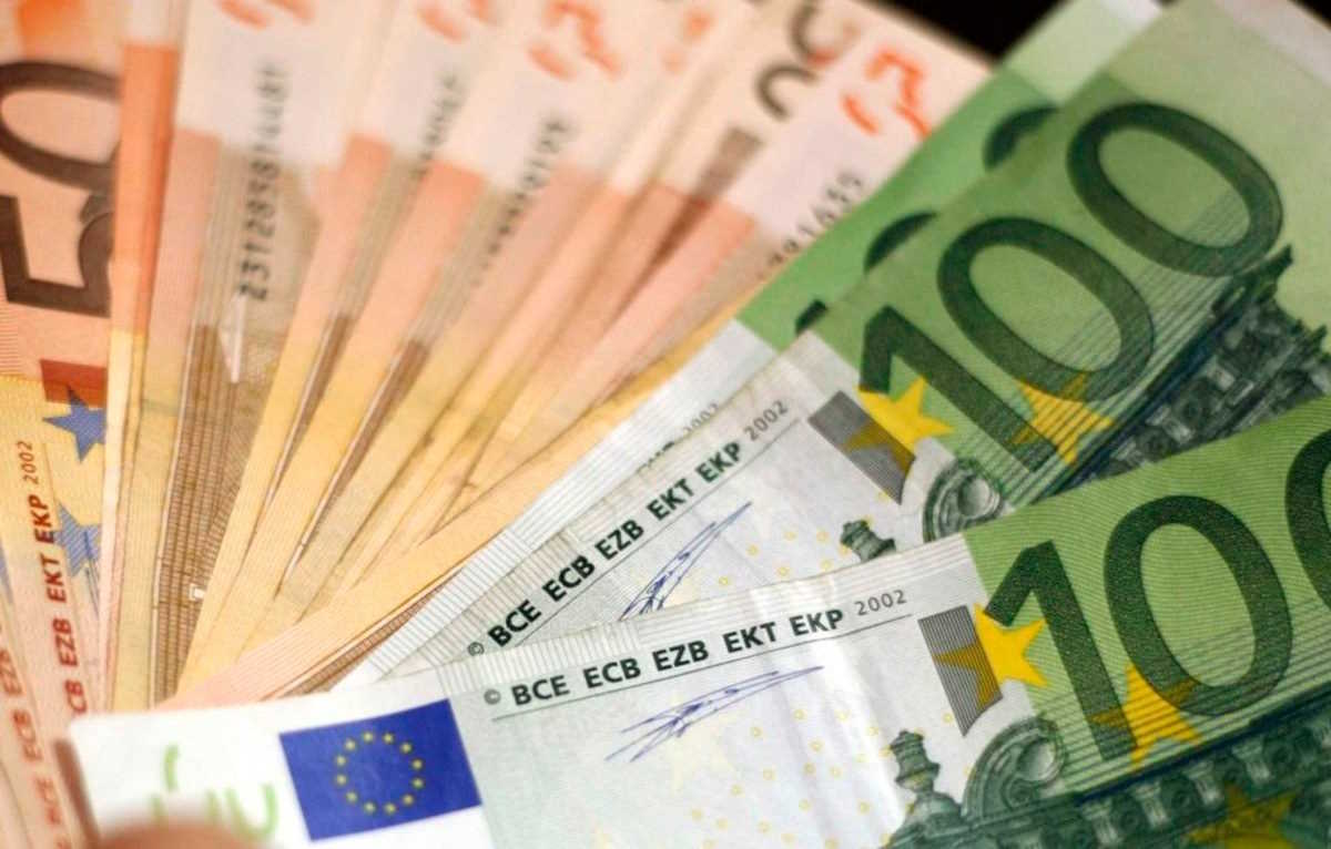 «Αν δεν φέρεις τα λεφτά θα σου σκοτώσουμε την οικογένεια», έλεγαν οι απατεώνες – «μάντεις» του καφέ στον 72χρονο από τα Μέγαρα