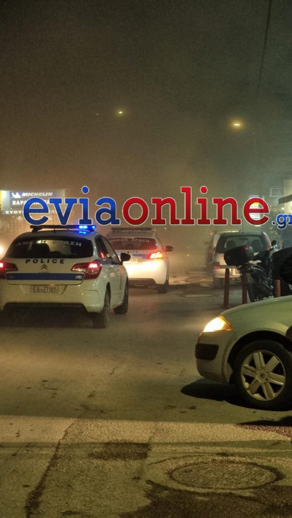 Λεωφορείο γεμάτο επιβάτες «λαμπάδιασε» μπροστά από αστυνομικό τμήμα στην Εύβοια 11 Λεωφορείο γεμάτο επιβάτες «λαμπάδιασε» μπροστά από αστυνομικό τμήμα στην Εύβοια