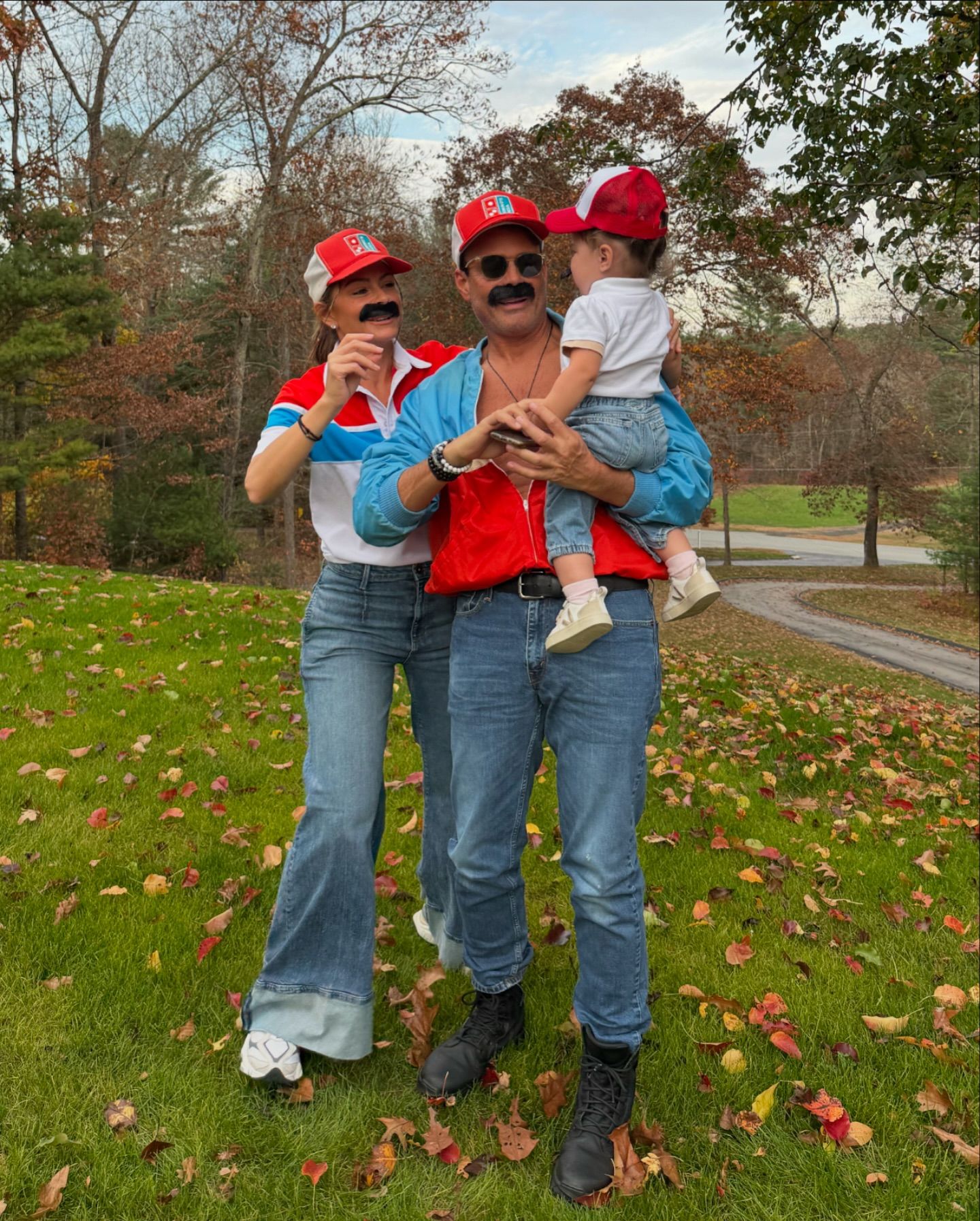 Μαρία Μενούνος: Η μεταμφίεση με τον σύζυγό της, Κέβιν Αντεργκάρο και την κόρη τους για το Halloween – Φωτογραφίες