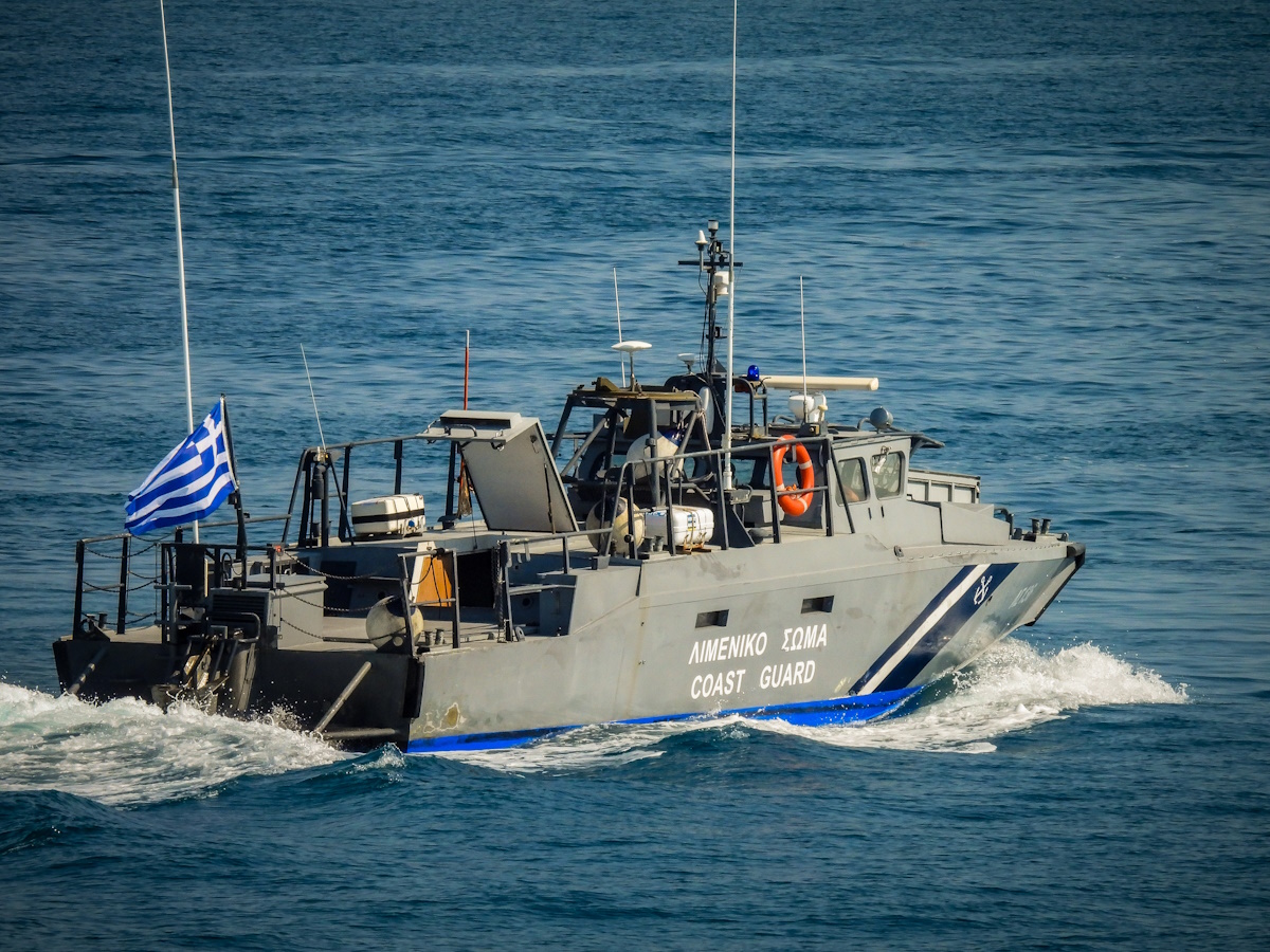 Ναυάγιο με πρόσφυγες βορειοανατολικά της Σάμου – Τέσσερις νεκροί, δύο γυναίκες και δύο παιδιά ανάμεσα στα θύματα 1 Ναυάγιο με πρόσφυγες βορειοανατολικά της Σάμου – Τέσσερις νεκροί, δύο γυναίκες και δύο παιδιά ανάμεσα στα θύματα