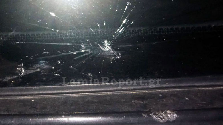 Λαμία: Ρίχνουν πέτρες σε διερχόμενα οχήματα και σπάνε τα παρμπρίζ