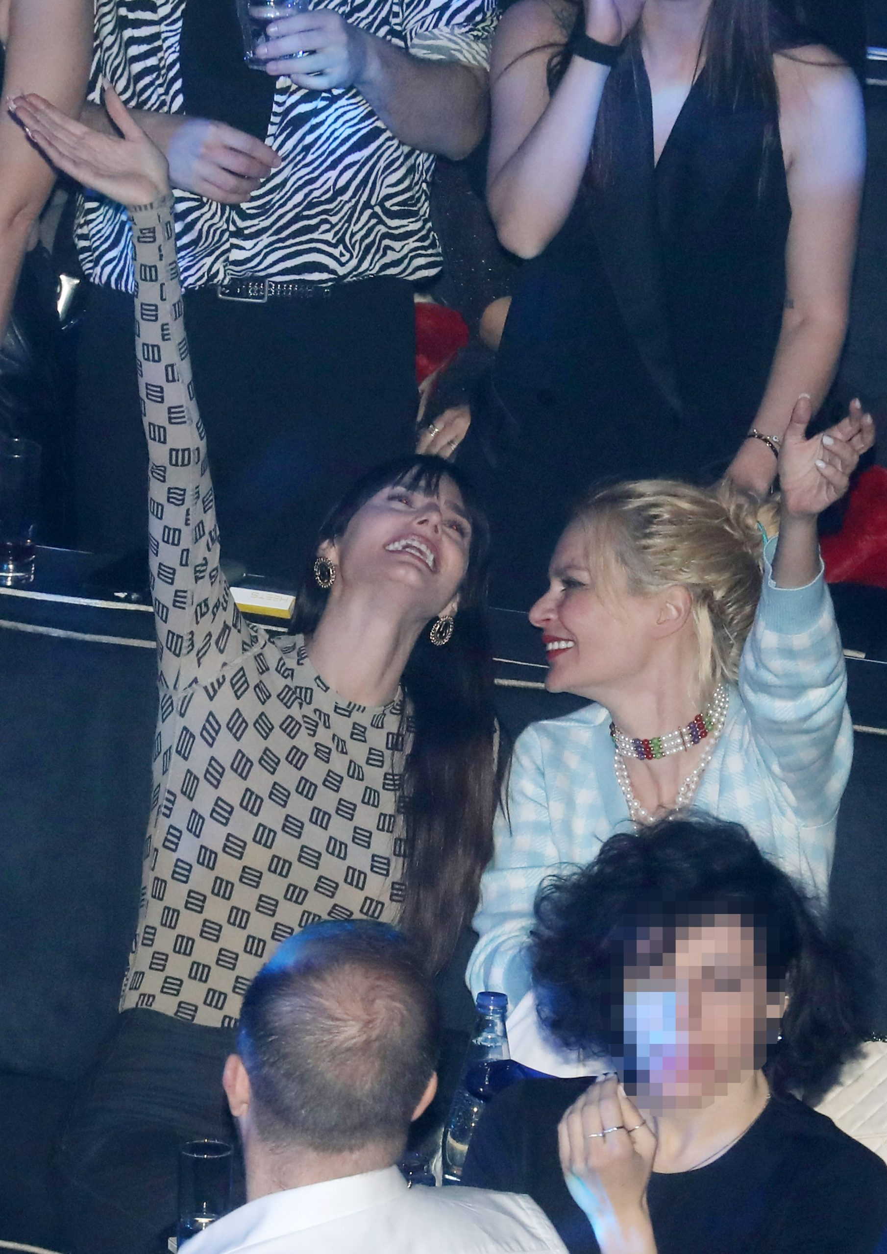 Plaka Exei: Ο Άγγελος Πάτσης στο TLIFE – Το face reveal, η πρόταση γάμου και η ατάκα της ζωής του