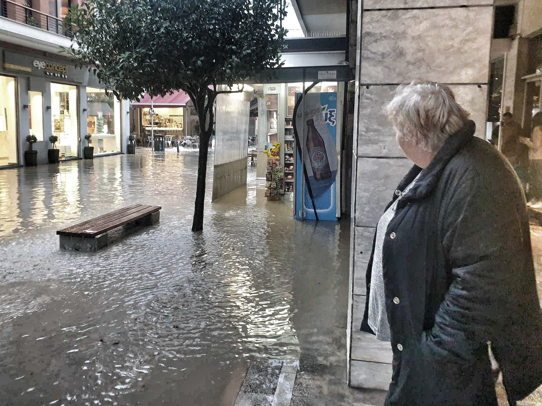 Η Εύβοια στο επίκεντρο της κακοκαιρίας Alexandros: Έπεσαν 100 χιλιοστά βροχής και οι ριπές ανέμου έφτασαν τα 100 χιλιόμετρα