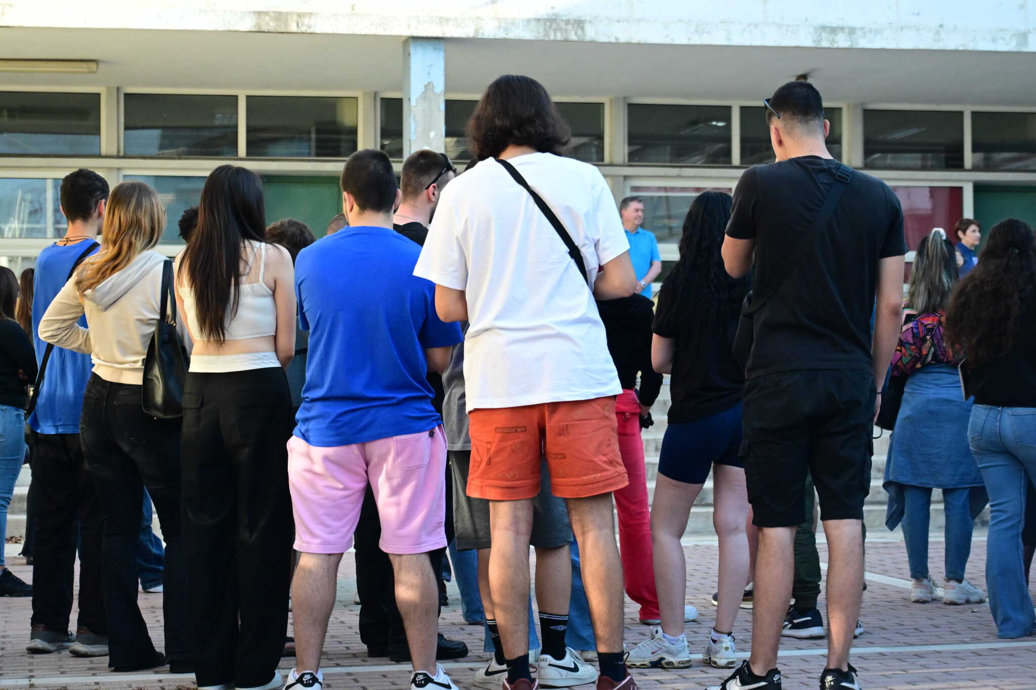 «Αποβολή» μαθητών και από τις σχολικές εκδρομές – Όλα όσα ορίζει νέα απόφαση του υπουργείου Παιδείας