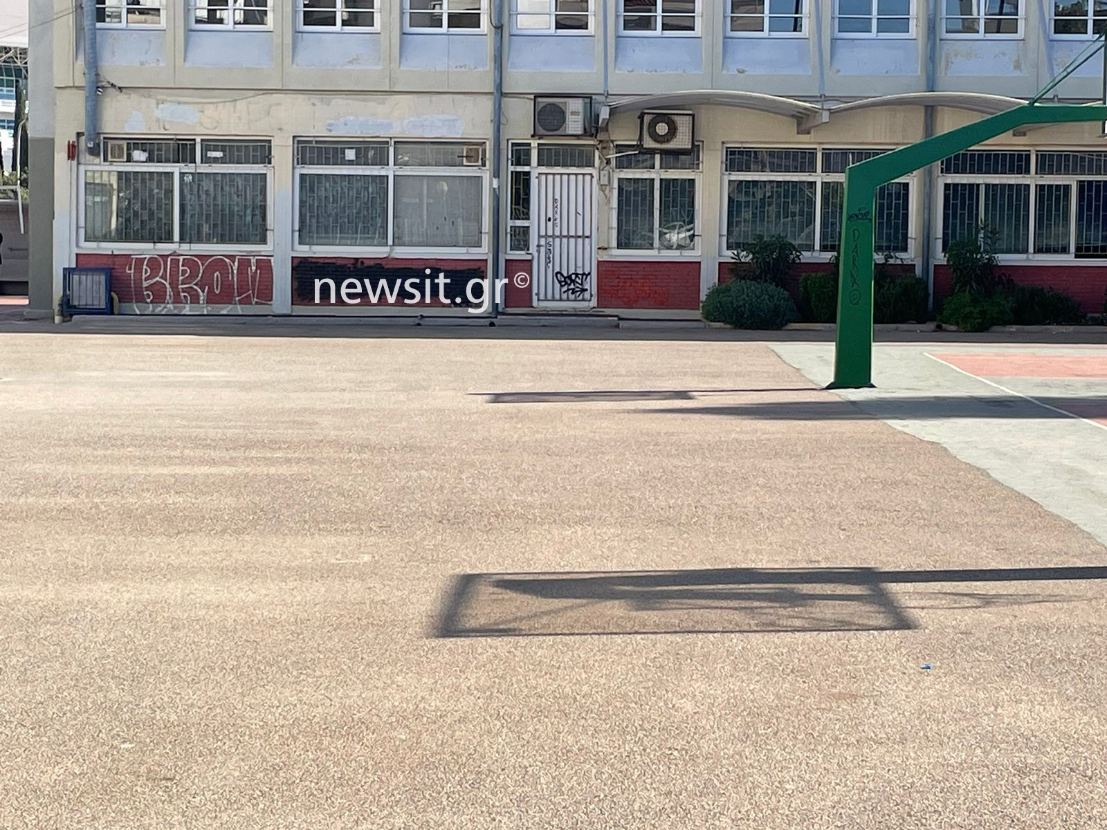 «Ανοίξτε μου να βγω», φώναζε ο 12χρονος που έκλεισαν στο φρεάτιο σε σχολείο στη Νέα Ιωνία 1 «Ανοίξτε μου να βγω», φώναζε ο 12χρονος που έκλεισαν στο φρεάτιο σε σχολείο στη Νέα Ιωνία
