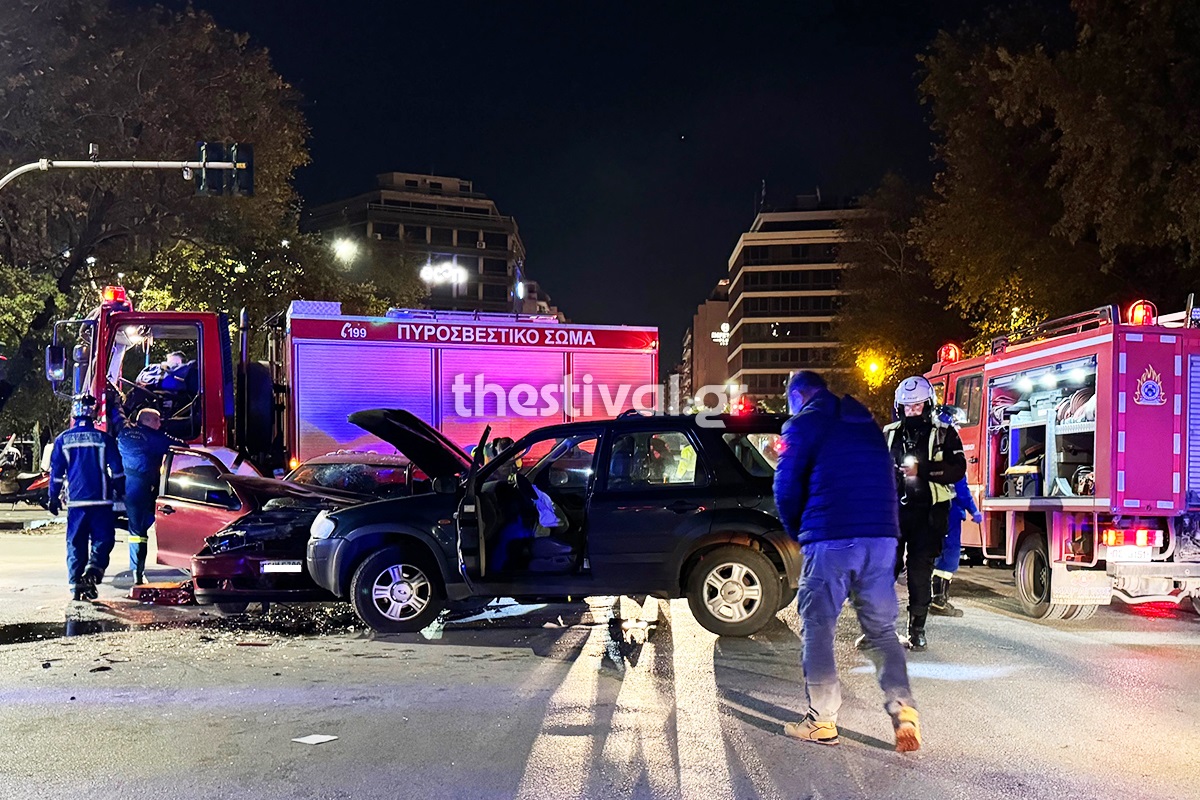 Το τραγικό παιχνίδι της μοίρας για τον 53χρονο που σκοτώθηκε στο τροχαίο στη Θεσσαλονίκη – Γύριζε σπίτι τα 2 παιδιά του κι άλλα 3 ανήλικα