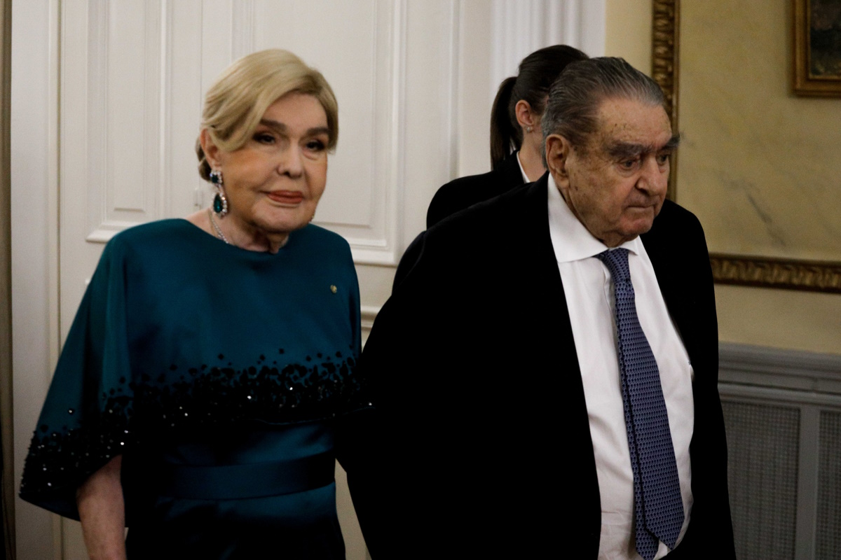 Όταν η χούντα εξόρισε τον Βαρδή Βαρδινογιάννη στην Αμοργό – Η μαρτυρία της Μαριάννας Βαρδινογιάννη