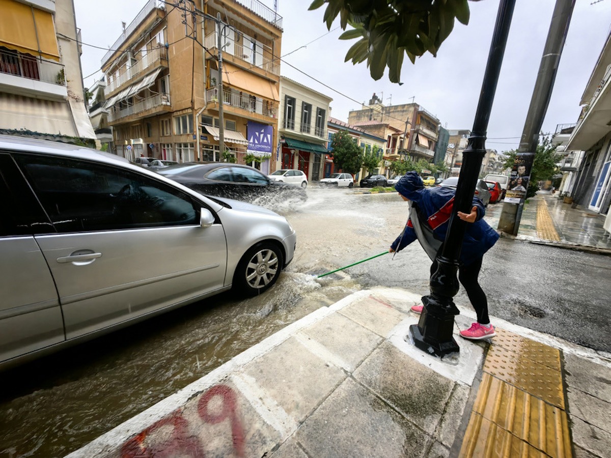 Καταιγίδες, κεραυνοί και χαλάζι μέχρι την Τετάρτη – Σε ποιες περιοχές θα βρέξει