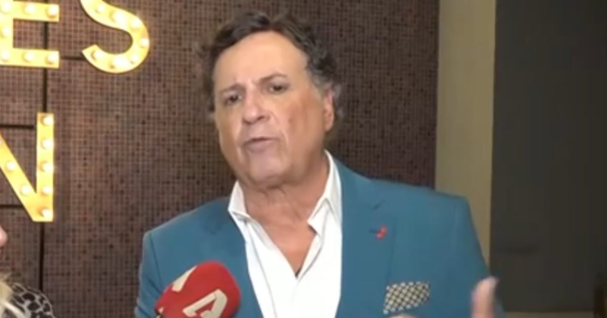 Ο Χάρης Ρώμας «καρφώνει» πασίγνωστο ηθοποιό: «Ήρθε στο Ηρώδειο και μου είπε ότι έχω γίνει βόδι»