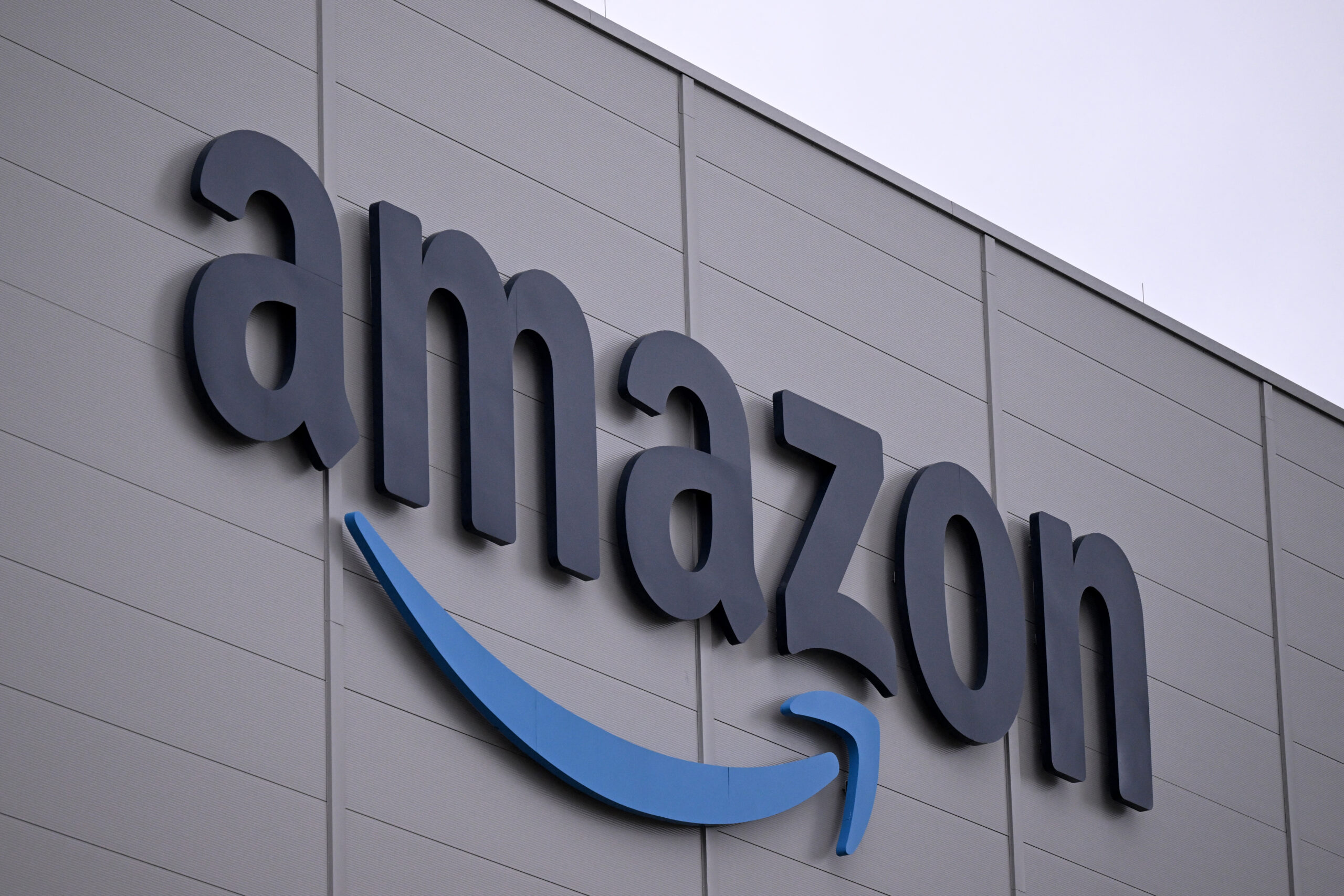 Η Amazon θα προσφέρει 1 εκατομμύριο δολάρια στο ταμείο για την τελετή της ορκωμοσίας του Τραμπ