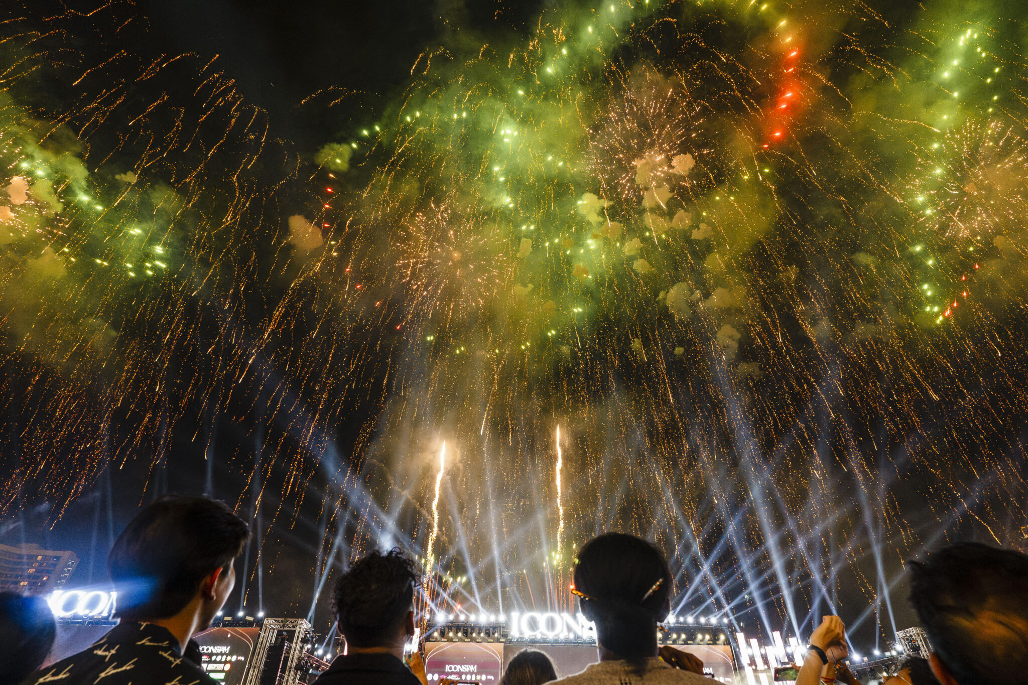 Η υποδοχή του 2025 σε απίθανες φωτογραφίες – Υπερθέαμα πυροτεχνημάτων και συναρπαστικά σόου 15 Η υποδοχή του 2025 σε απίθανες φωτογραφίες – Υπερθέαμα πυροτεχνημάτων και συναρπαστικά σόου