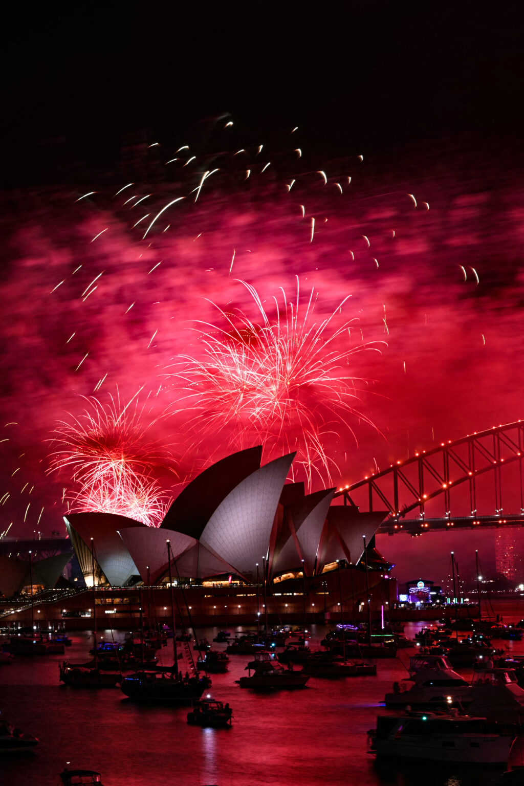 Η υποδοχή του 2025 σε απίθανες φωτογραφίες – Υπερθέαμα πυροτεχνημάτων και συναρπαστικά σόου 10 Η υποδοχή του 2025 σε απίθανες φωτογραφίες – Υπερθέαμα πυροτεχνημάτων και συναρπαστικά σόου