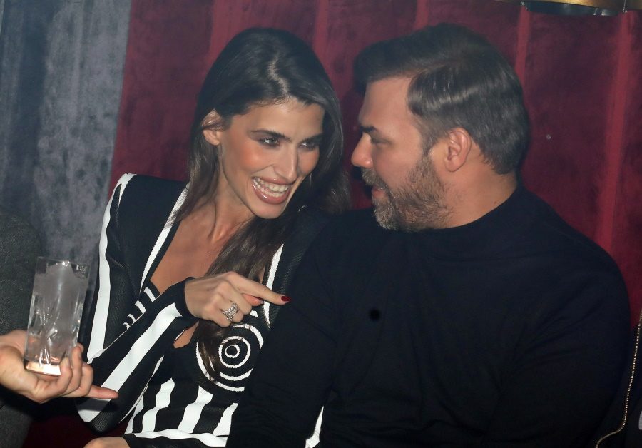 Γιώργος Σαμπάνης – Ιωάννα Σαρρή: Χέρι χέρι σε νέα βραδινή έξοδο! Πού διασκέδασαν το ζευγάρι – Φωτογραφίες 12 Γιώργος Σαμπάνης – Ιωάννα Σαρρή: Χέρι χέρι σε νέα βραδινή έξοδο! Πού διασκέδασαν το ζευγάρι – Φωτογραφίες